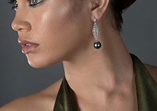 boucles d’oreille perle de Tahiti en or blanc 18 carats